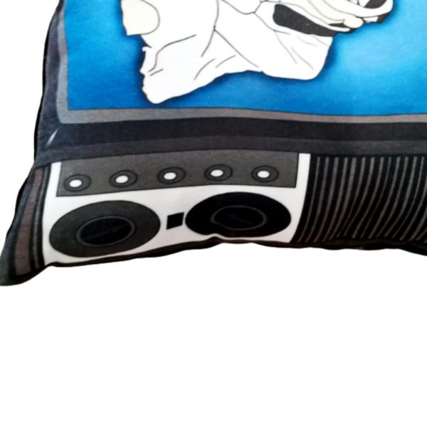 Retro Cushion على الدنيا السلام - Image 2